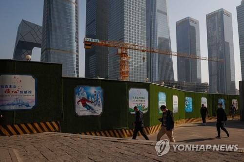 UBS "中 성장 모멘텀 8∼9월 '바텀 아웃'…3분기 GDP 4.4%로 둔화"_윤시윤