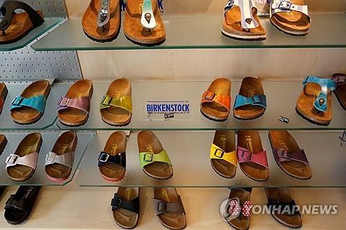 버켄스탁, 뉴욕 첫 거래서 10% 이상 하락_윤영숙