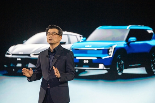기아, EV5 앞세워 전기차 대중화 주도…EV4·EV3 콘셉트도 공개_이윤구