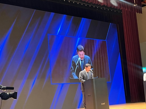 한종희 삼성전자 부회장 "전자 산업, 선도와 도태의 갈림길"_김경림