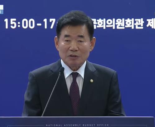 김진표 "재정건전성만 집착하면 글로벌 경쟁 대응 실패할 수도"_한종화