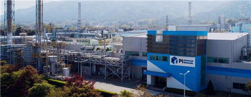 PI첨단소재 경영권 이전 거래 내달 종결…한중 기업결합 승인_김학성