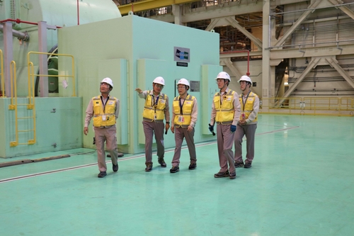 한전 사장, UAE 찾아 바라카원전 건설현장 점검_이효지