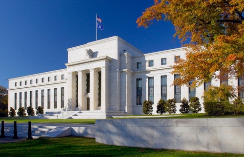 연준 위원들 '디스인플레 추가 증거 필요…제약적 스탠스 유지'(상보)_정선영