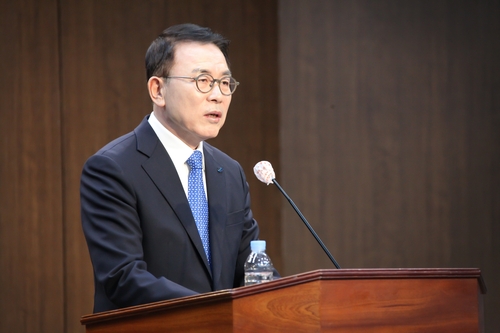 조용병 은행연합회장 "국민 공감할 수 있는 상생방안 마련"_이수용
