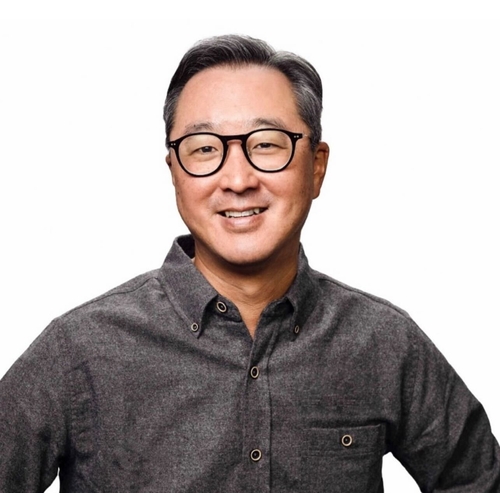 네이버 웹툰엔터, 신임 CFO 영입…내년 美 상장 포석_김학성