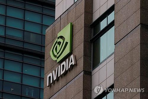 올해 세 배 오른 엔비디아, 아직도 가장 '저렴한 AI 플레이'_윤시윤