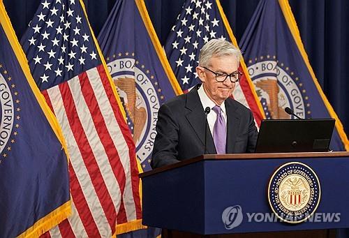 연준 금리 변동이 내년 증시 섹터별 미치는 영향은_윤시윤