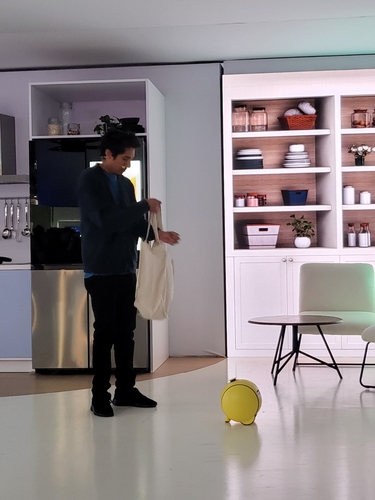 삼성전자가 'CES 2024'에서 처음 공개한 AI 컴패니언 로봇 볼리.