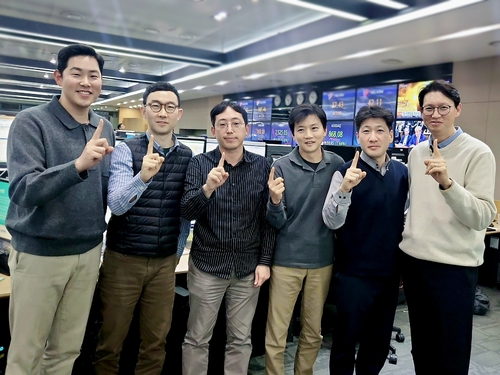 딜링룸에 모인 하나은행 FX플랫폼사업부