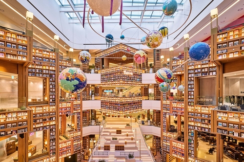 베일 벗는 '스타필드 수원' 26일 개장…"2.0 시대 연다"_박준형