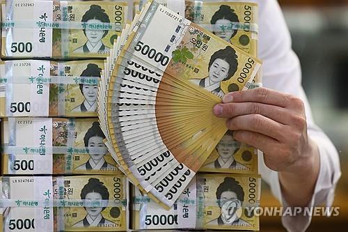 [딜링룸 백브리핑] "더 부자처럼 보이고 싶어"…허세 가장 심한 세대는_이재헌