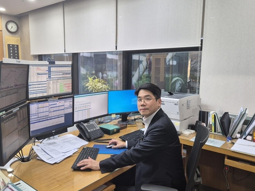 [딜링룸 탐방] 조범준 하나銀 상무 "글로벌 딜링룸·젊은 리더십"_윤은별