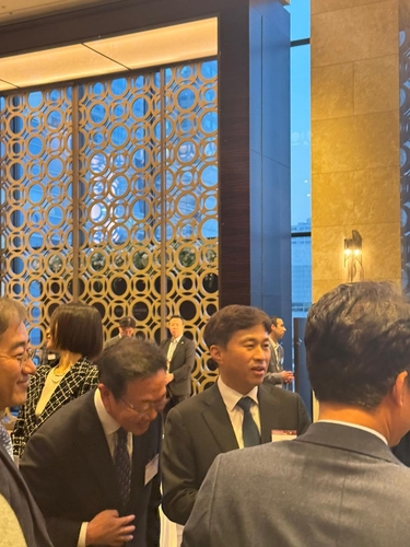 세미콘코리아 2024 인더스트리 리더십 디너에 참석한 곽노정 사장