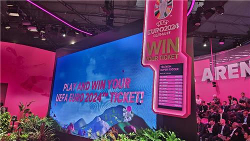 MWC 2024 도이치텔레콤 부스에서 열리는 축구게임