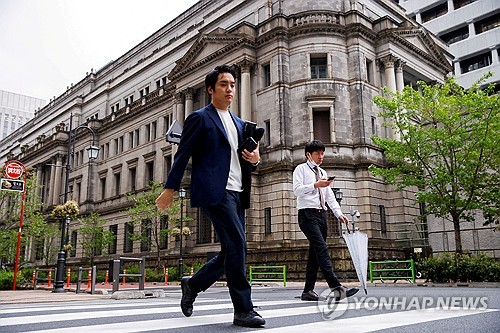 BOJ 이사 "물가 목표 달성 확신 충분치 않아"_이재헌