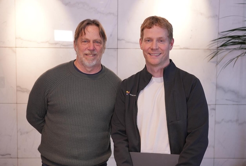 [인터뷰] '반도체 설계의 전설' 짐 켈러 "韓 정부, 스타트업부터 키워야"_김경림