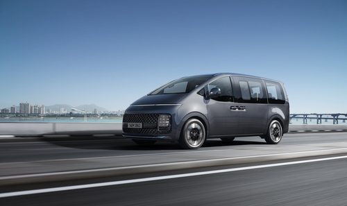 전기차 둔화 속 현대차·기아·수입차까지 하이브리드 인기 지속_이윤구