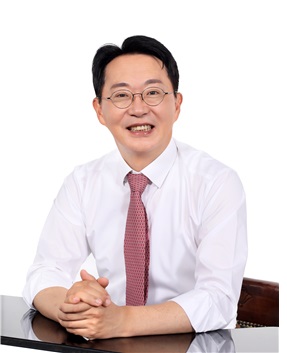 [총선 뛰는 경제통-5] 김현준 前국세청장…몸값 귀한 조세 전문가_최욱