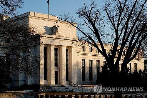 연준, 기준금리 5회 연속 동결…연내 3회 인하 시사(상보)_윤영숙