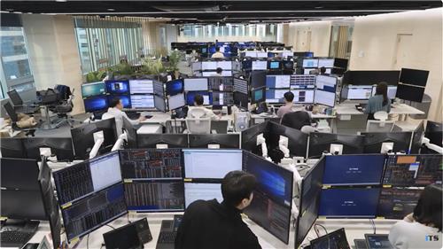 "똑똑해지는 딜링룸"…복잡한 업무환경 해결해 '인기'_노요빈