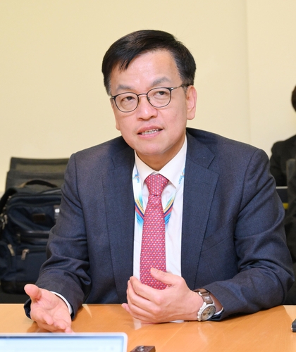최상목 "주주 환원 비례해 세제 혜택 주는 법률 개정 추진"_노현우