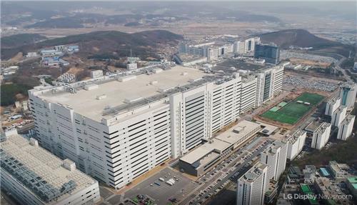 LG디스플레이, 부채비율 300% 아래로…재무구조 개선 이어지나_김학성