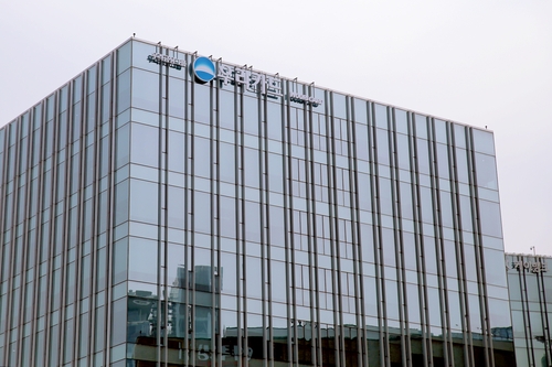 우리카드, 가맹점대표자 개인정보 7.5만건 유출 '대고객 사과'_정지서