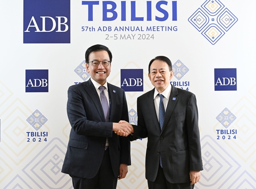 정부, EDCF-ADB 협조융자 '7억달러→20억달러' 증액_박준형