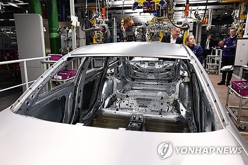 독일 3월 제조업수주 전월비 0.4% 감소…예상치 하회(상보)_강수지