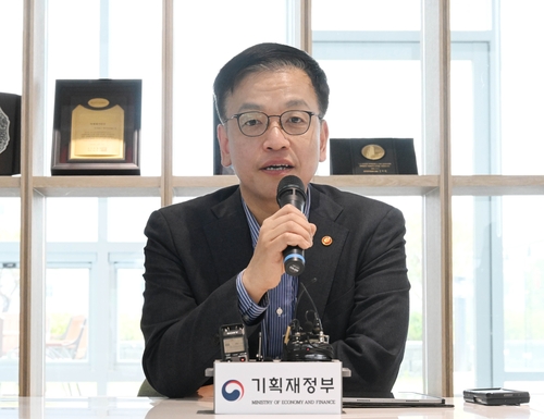 최상목 "尹정부 2년 복합위기 극복·지속가능성 기반 마련에 중점"_박준형