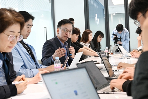 최상목 "밸류업 기업 가업승계 부담 완화 방안 검토 중"_박준형