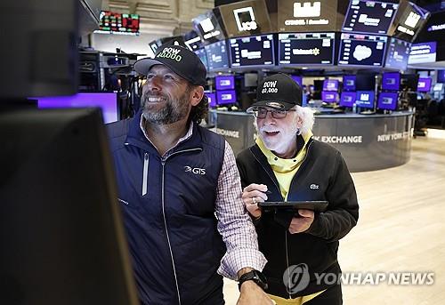 뉴욕증시, 상반기 마지막 거래일…PCE 둔화에 반색하며 상승 출발_김현