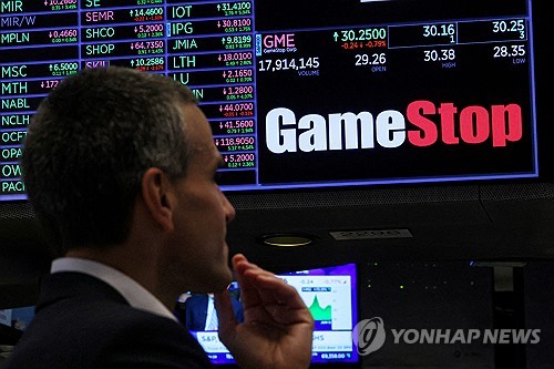 '밈주식' 게임스탑 주가, 기술주 투매 속에서도 4일째 상승_이재헌