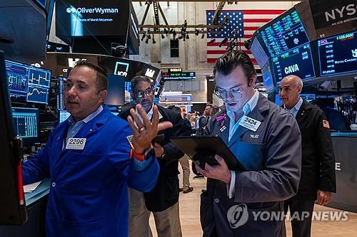 뉴욕증시, 기술주 투매 폭풍 후 은행주 실적 주목하며 반등 출발_김현