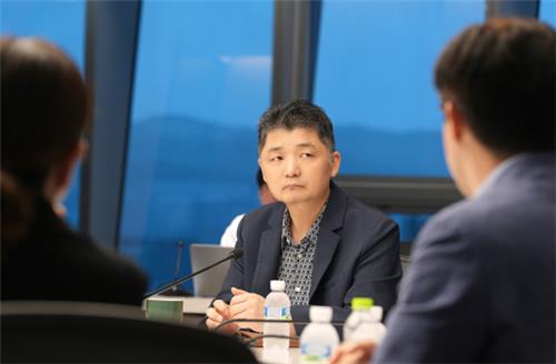 사법 리스크 직면한 카카오, 임시 그룹협의회 개최_피혜림