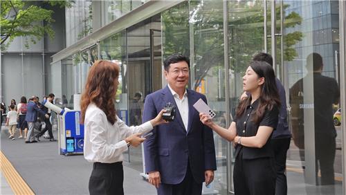 이찬희 삼성준감위원장 "한경협 회비납부 결론 못 내려"(종합)_김학성
