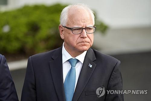 해리스 러닝메이트, '중서부 범부' 팀 월즈 미네소타 주지사_김현