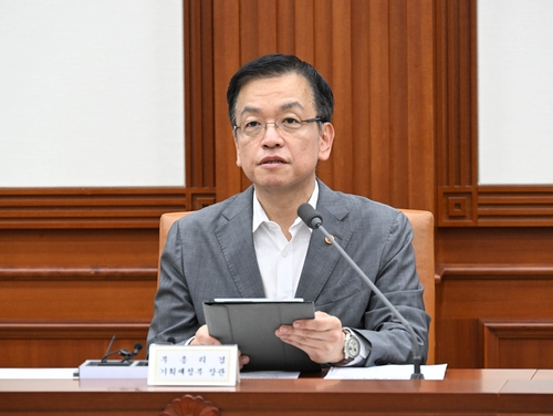 최상목 "티메프 피해업체에 1.2조 유동성 신속 공급"_박준형