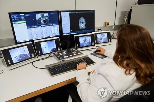 서밋테라퓨틱스, 폐암 항암제 임상3상 결과에 고무…주가 75%↑_김현