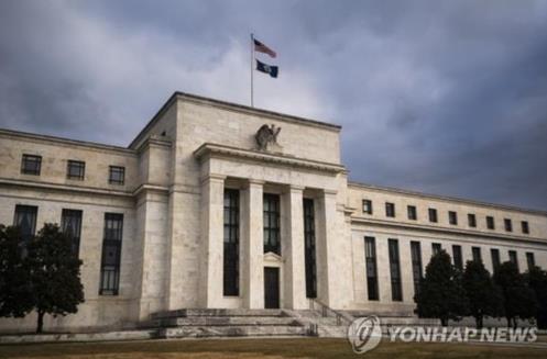[연준 '빅컷'] CNBC "기준금리 첫 인하 뒤 잘 나가는 주식 10개"_배수연
