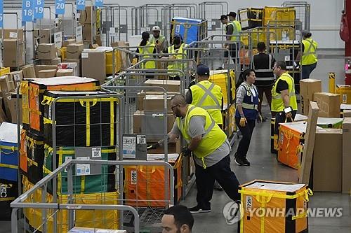 모건스탠리 "아마존, 1만 4천명 관리자 감축할 것…연간 30억弗 절감"_윤시윤