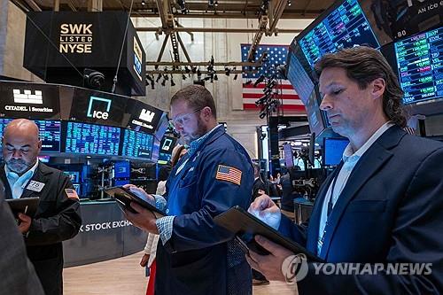뉴욕증시, '깜짝' 개선 고용지표·유가 진정세…반등 출발_김현