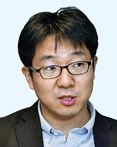 [피벗임박 석학진단] 이강국 日리쓰대 교수 "10월 인하…재정역할도 중요"_오진우