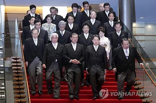 日 내각 "경기 부양책 추가 예산, 작년보다 규모 클 것"_윤시윤