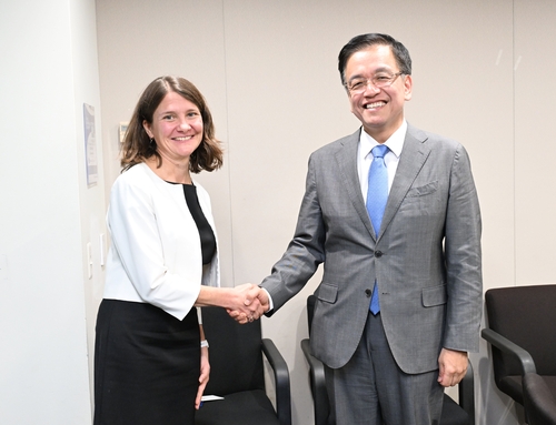 최상목, 무디스 만나 "국가채무 증가 최소화 정책 지속해 추진"_박준형