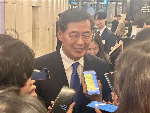 고려아연 분쟁에 입 연 LG화학 신학철 "산업발전 위해 잘 해결됐으면"_김학성