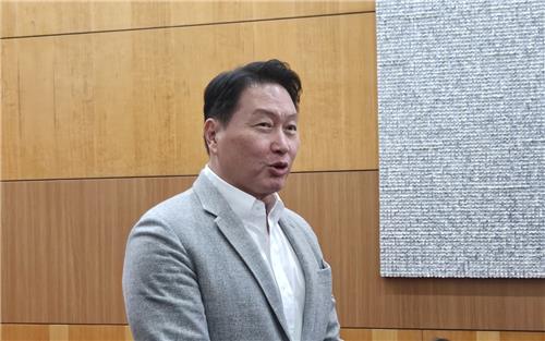 SK 최태원 "리밸런싱과 AI 투자, 둘 다 한다"_김학성