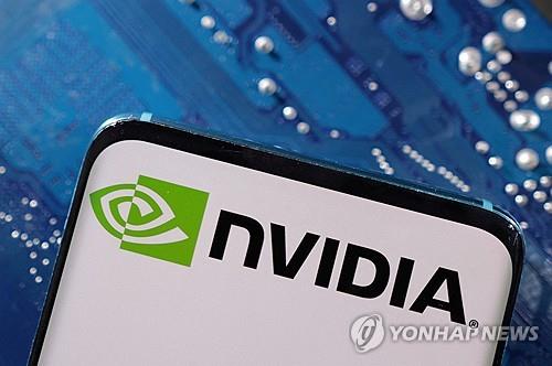 엔비디아, 다우지수 편입 결정 힘입어 애플 제치고 시총 1위 탈환_김현