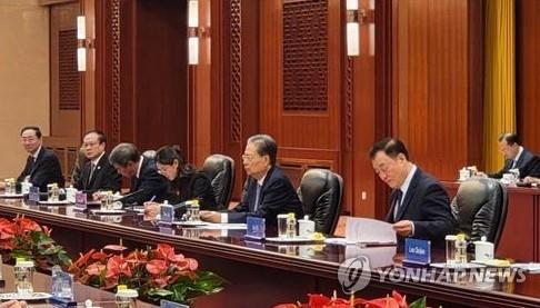 중국, 지방 정부 부채 한도 상향 조정 검토_윤시윤